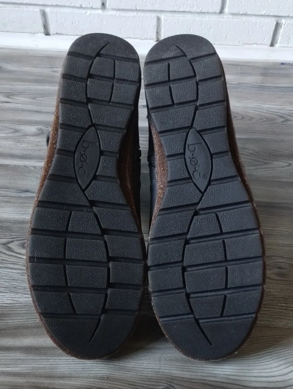 BOC by Born Addi Gray Flat Heel Booties Women's Size 10